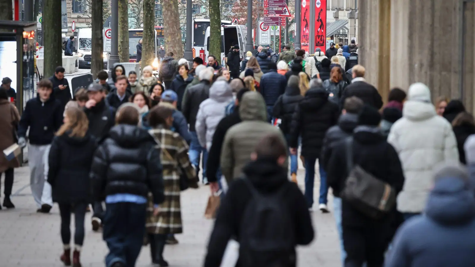 Der Handelsverband zog eine gemischte Bilanz für 2025. (Foto: Christian Charisius/dpa)