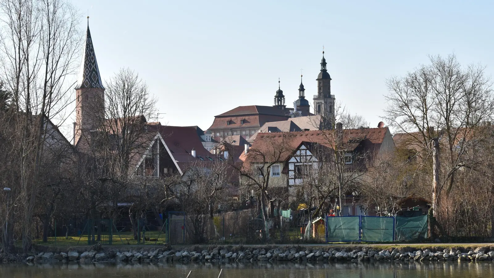 Gegen Ende der rund sieben Kilometer langen Tour durch Bad Windsheim kann man, von der „Winterung“ aus, diesen Blick auf die Kurstadt genießen. (Foto: Ute Niephaus)