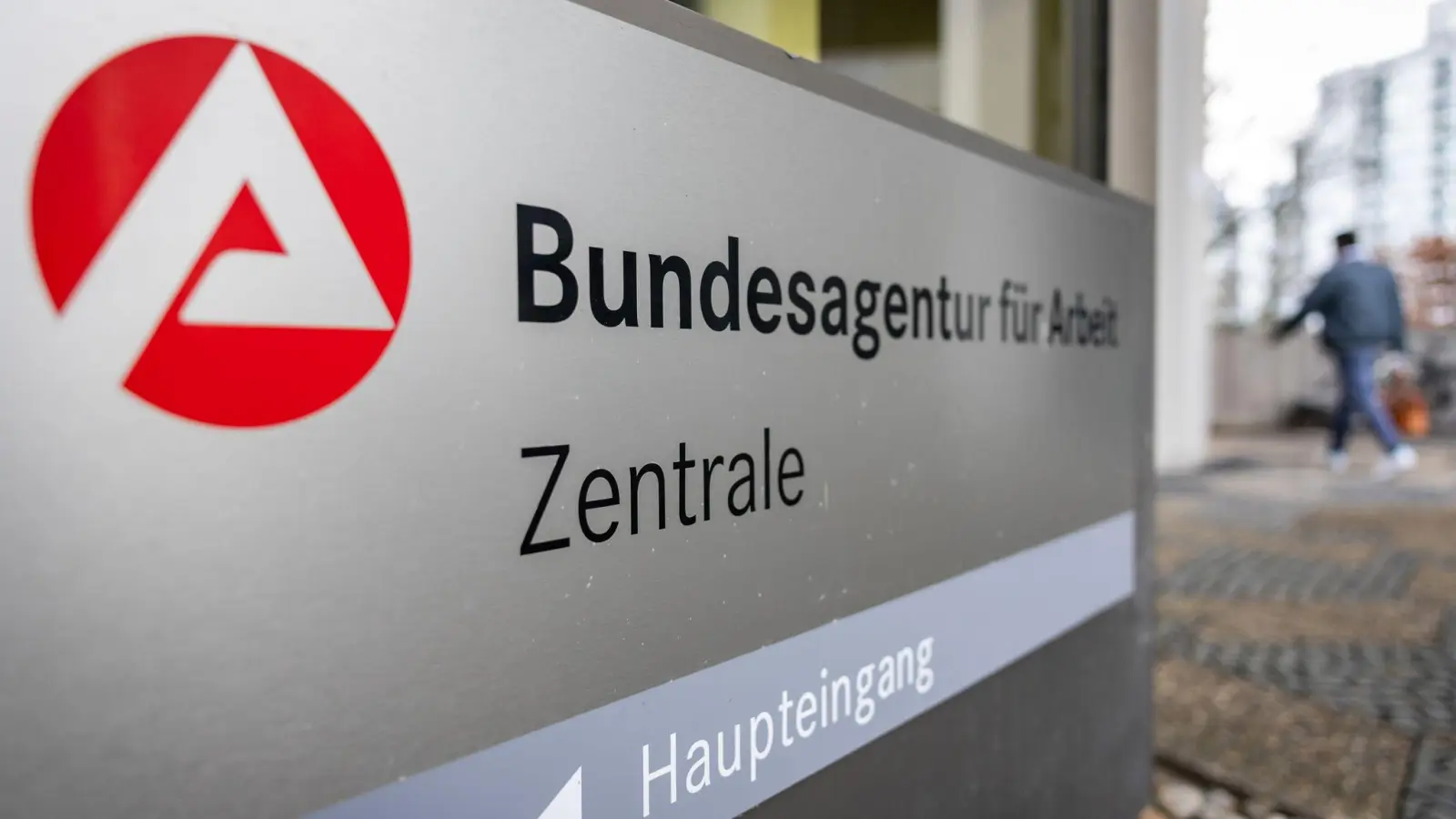 Bei den Online-Diensten der Bundesagentur für Arbeit gibt es eine technische Störung (Archivbild).  (Foto: Daniel Karmann/dpa)