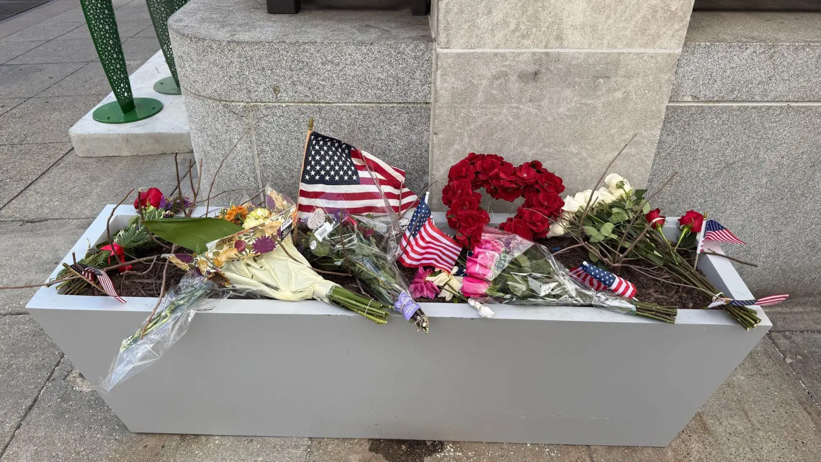 Die US-Regierung reagiert auf die Schüsse auf zwei Nationalgardisten in Washington mit einer weiteren Verschärfung ihrer Migrationspolitik.  (Foto: Franziska Spiecker/dpa)