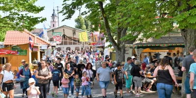 Die Kerwa in Neustadt verspricht wieder ein Highlight für die ganze Familie zu werden.  (Foto: Gudrun Schwarz-Köhler)
