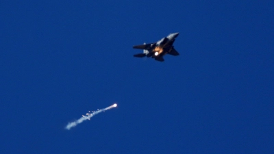 Israels Luftwaffe greift weiter im Iran an. (Archivbild)  (Foto: Ariel Schalit/AP/dpa)