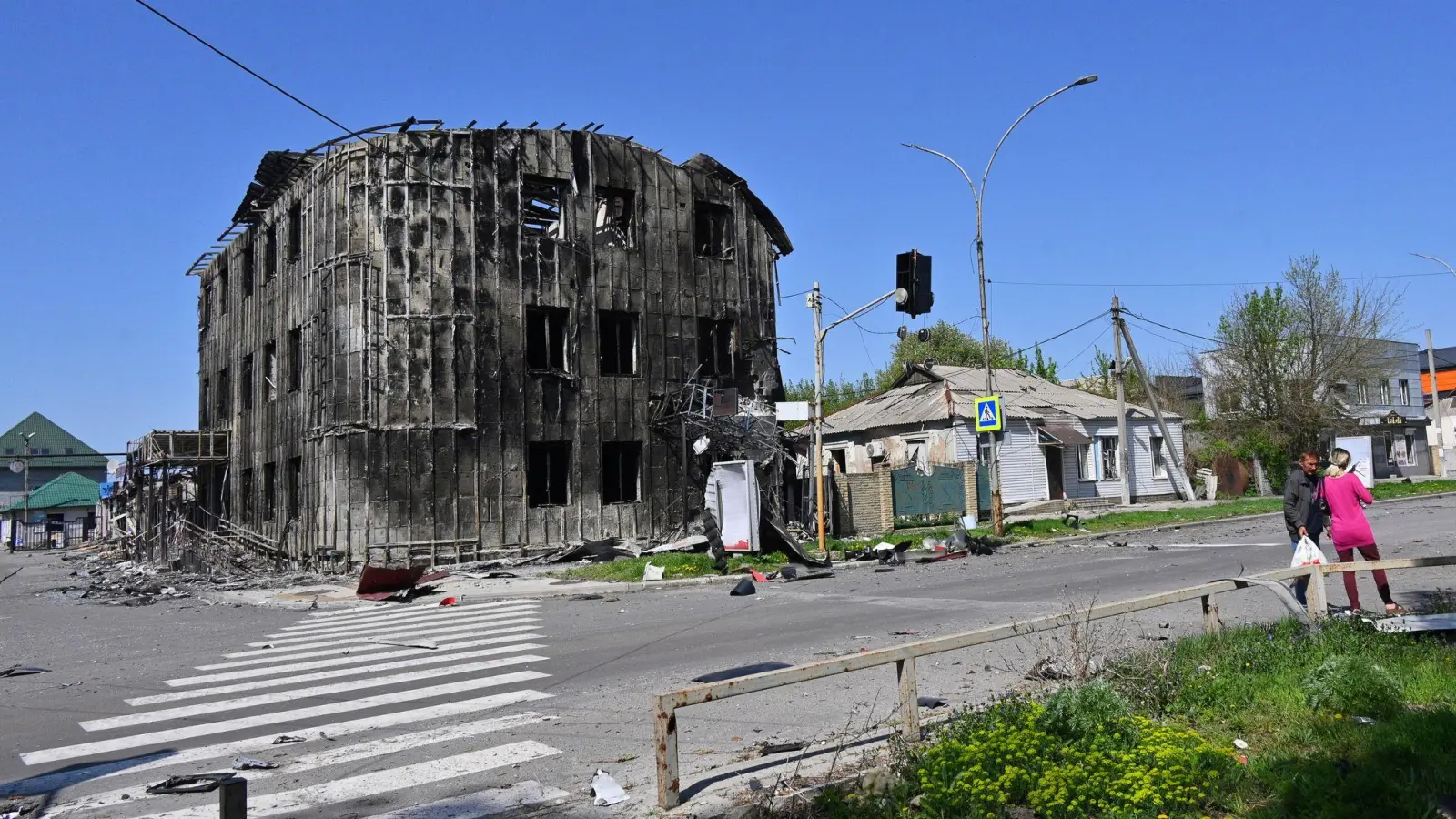 Bergarbeiterstadt Pokrowsk im Donezker Gebiet ist seit einem Jahr umkämpft und mittlerweile stark zerstört. (Archivbild) (Foto: Michael Shtekel/AP/dpa)