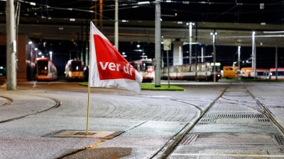 Seit 3 Uhr morgens steht der öffentliche Nahverkehr in mehreren Bundesländern still. (Foto: Christoph Reichwein/dpa)