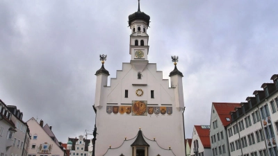 Gestohlene Parkmünzen, gelöschte Bußgeldakten - im Rathaus von Kempten mussten mehrfach Unregelmäßigkeiten aufgearbeitet werden. (Archivbild) (Foto: Karl-Josef Hildenbrand/dpa)
