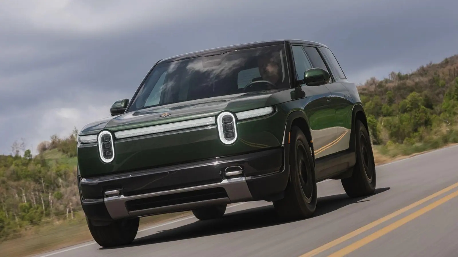 Cleanes Design, auffällige Oval-Scheinwerfer: Der Rivian R2 soll als 4,72‑Meter‑SUV gegen Tesla Model Y &amp; Co. antreten. (Foto: Rivian/dpa-tmn)