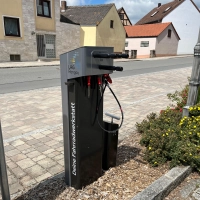So sehen die neuen Servicestationen für Radfahrerinnen und Radfahrer aus.  (Foto: Patrick Steger)