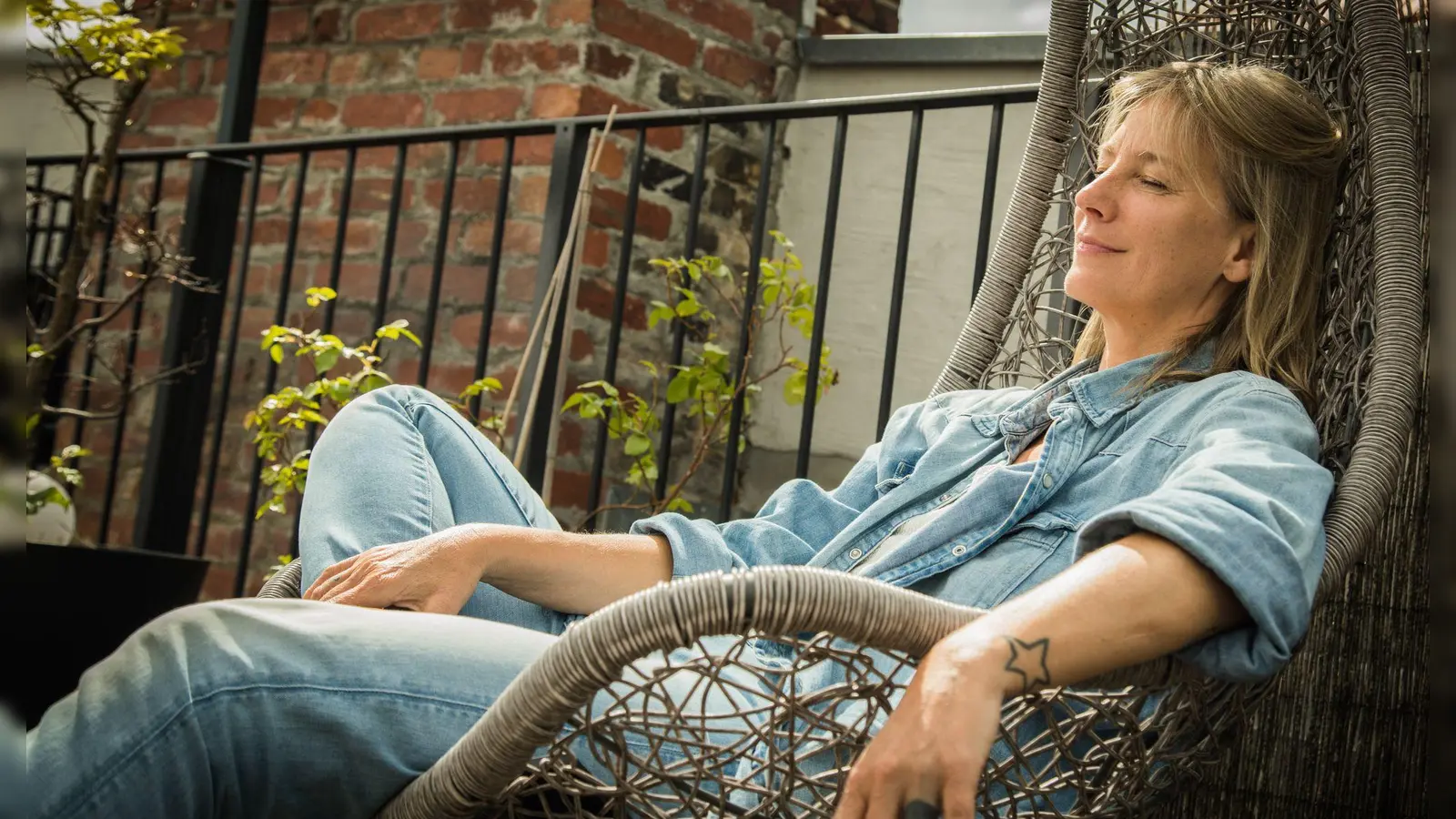 Entspannen, weil's mir guttut: Das sollten wir in den Alltag einbauen. (Foto: Christin Klose/dpa-tmn)