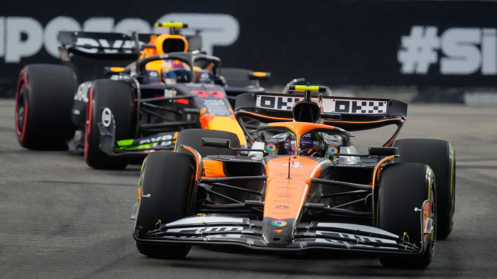 Lando Norris rast in Singapur zur Pole. (Foto: Vincent Thian/AP/dpa)