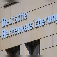 Rentenpunkte weg? Hat der oder die begünstigte Ex die übertragenen Rentenanwartschaften höchstens 36 Monate lang bezogen, können überlebende Ex-Partner den Versorgungsausgleich rückgängig machen.  (Foto: Robert Michael/dpa/dpa-tmn)