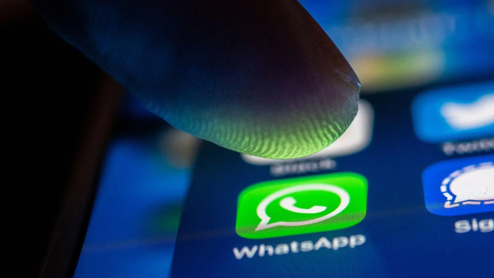 Benutzernamen bei WhatsApp sind optional, niemand muss sie reservieren oder nutzen: Es bleibt also genügend Zeit, um gründlich über die Sache nachzudenken. (Foto: Zacharie Scheurer/dpa-tmn/dpa)