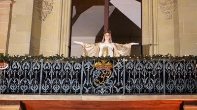 Der Prolog des Christkinds war auch in diesem Jahr einer der Höhepunkte des Marktes. Vanessa Taubitz stand bereits zum zweiten Mal im himmlischen Gewand auf dem Schlossbalkon. (Foto: Simone Hedler)