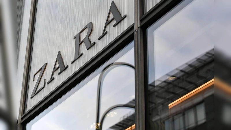 Die spanische Modekette Zara hat ein Halloween-Kinderkostüm aus dem Verkauf genommen, das Kritiker an KZ-Kluft erinnerte.  (Foto: Jens Kalaene/dpa-Zentralbild/dpa)