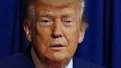 US-Präsident hat eine neue rechtliche Basis für Zölle gefunden. (Foto: Julia Demaree Nikhinson/AP/dpa)