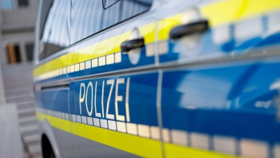 Nach dem Übergriff auf den 13-Jährigen sucht die Polizei einen Zeugen. (Symbolbild) (Foto: Daniel Karmann/dpa)