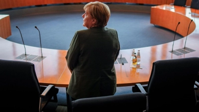 Dass sich Deutschland mit der Bundeswehr nach den Terroranschlägen in den USA vom 11. September 2001 an dem Militäreinsatz in Afghanistan beteiligt hat, findet Altkanzlerin Angela Merkel (CDU) auch im Rückblick richtig. (Foto: Kay Nietfeld/dpa)