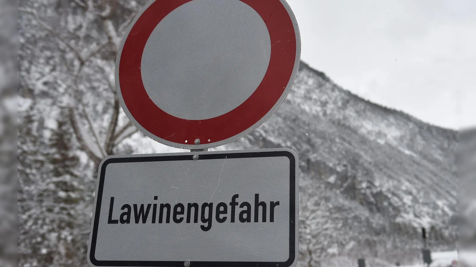Mäßige Lawinengefahr besteht oberhalb von 1.600 Metern. (Symbolbild) (Foto: Angelika Warmuth/dpa)