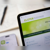 Lohnsteuer schon im Dezember senken: Wer 2026 hohe steuerlich relevante Ausgaben hatte, kann einen Antrag bis spätestens 30. November stellen. (Foto: Nico Tapia/dpa-tmn)