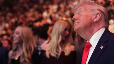 US-Präsident Donald Trump besucht die UFC-Veranstaltung in Miami. (Foto: Julia Demaree Nikhinson/AP/dpa)