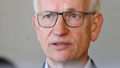 Die Deutsche Umwelthilfe klagt erneut gegen den Freistaat Bayern und dessen Klimaschutzpolitik. Bundesgeschäftsführer Jürgen Resch verlangt von der Staatsregierung deutlich mehr Anstrengungen zur Einhaltung der landeseigenen Klimaziele. (Archivbild) (Foto: Uli Deck/dpa)