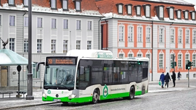 An den vier Adventssamstagen sind die Busse in Ansbach für alle frei.  (Archivbild: Jim Albright)