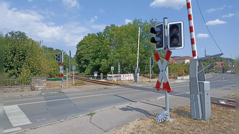 Absoluter Stillstand herrschte am Montag noch an der durch eine Zugentgleisung beschädigten Weiche in Bad Windsheim. (Foto: Alexander Rausch)