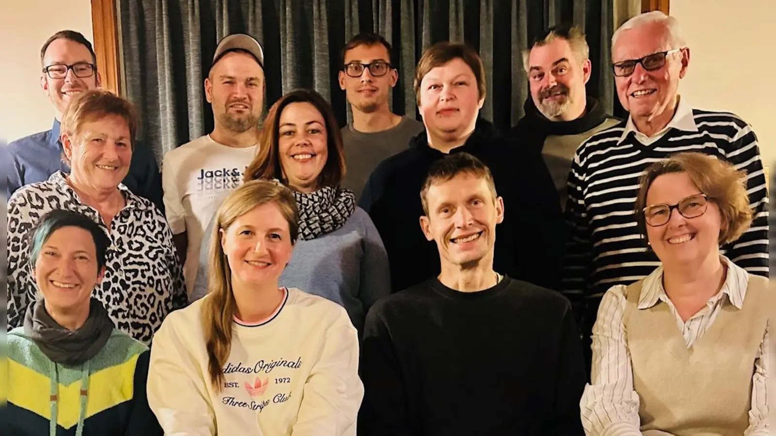 Diese Kandidatinnen und Kandidaten wollen für den Bürgerblock in den Uehlfelder Gemeinderat einziehen. (Foto: Helmut Praus)