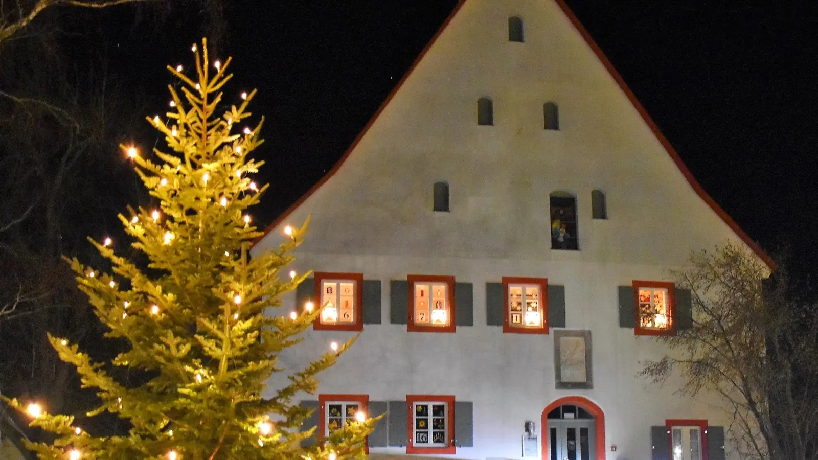 Die Vorfreude auf den beliebten Weihnachtsmarkt in Aurach ist wieder groß. (Foto: Werner Wenk)
