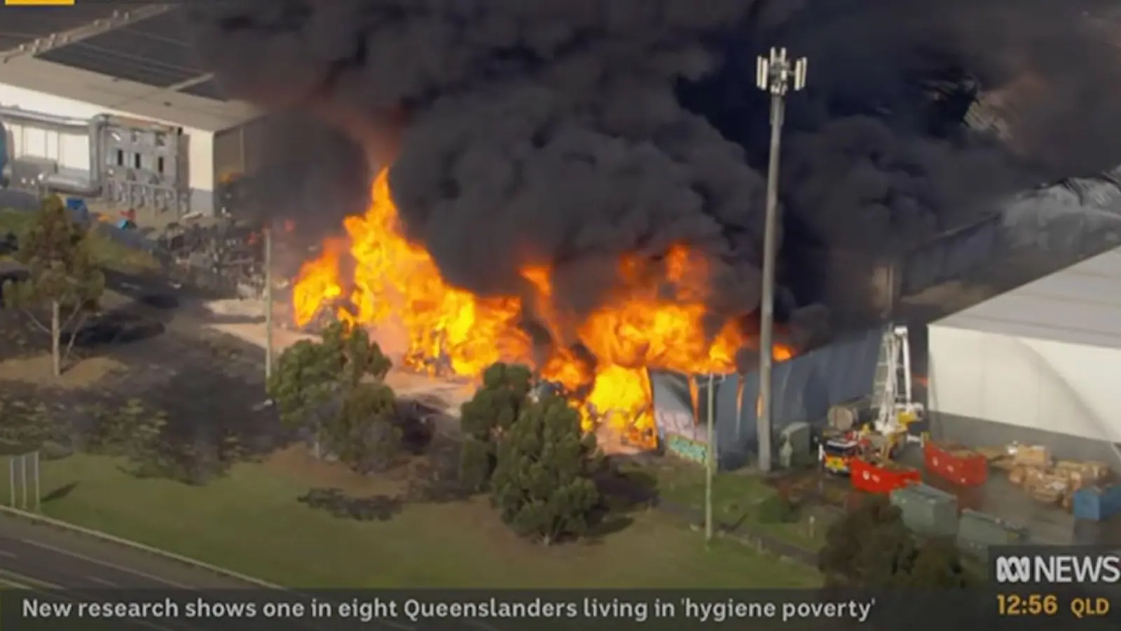 Es könnte Tage dauern, den Brand völlig unter Kontrolle zu bringen. (Foto: Abc News 24/ABC NEWS 24/dpa)