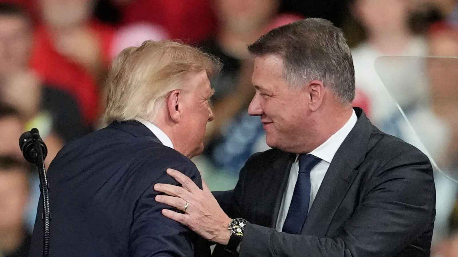 Der Audi-Chef war Teil einer Wahlkampfveranstaltung. (Foto: Mike Stewart/AP/dpa)