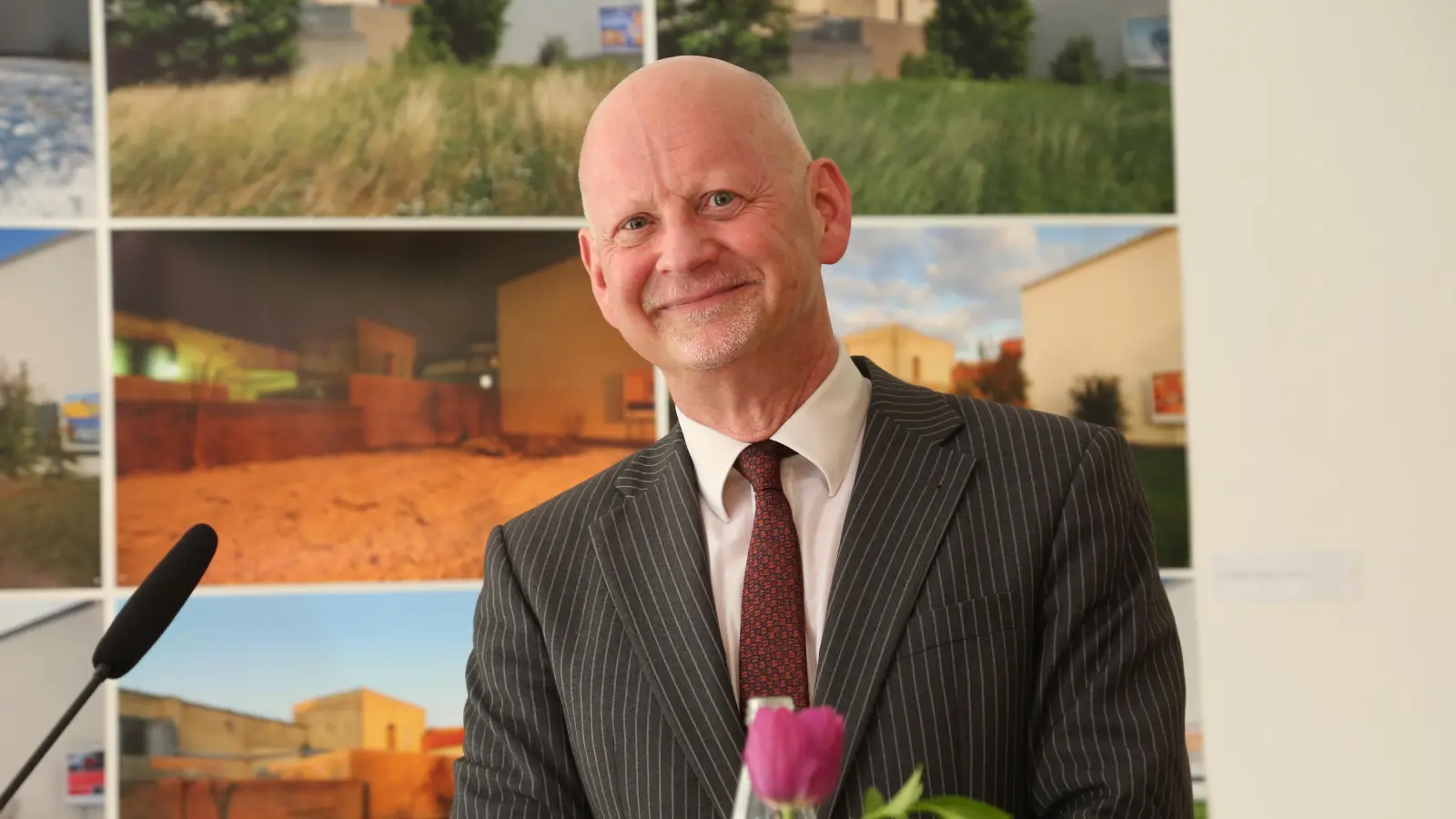 Stephan Bierling beobachtet Donald Trump genau. Zur Ansbacher Leselust hatte er auch etwas Hoffnung mitgebracht.  (Foto: Martina Kramer)