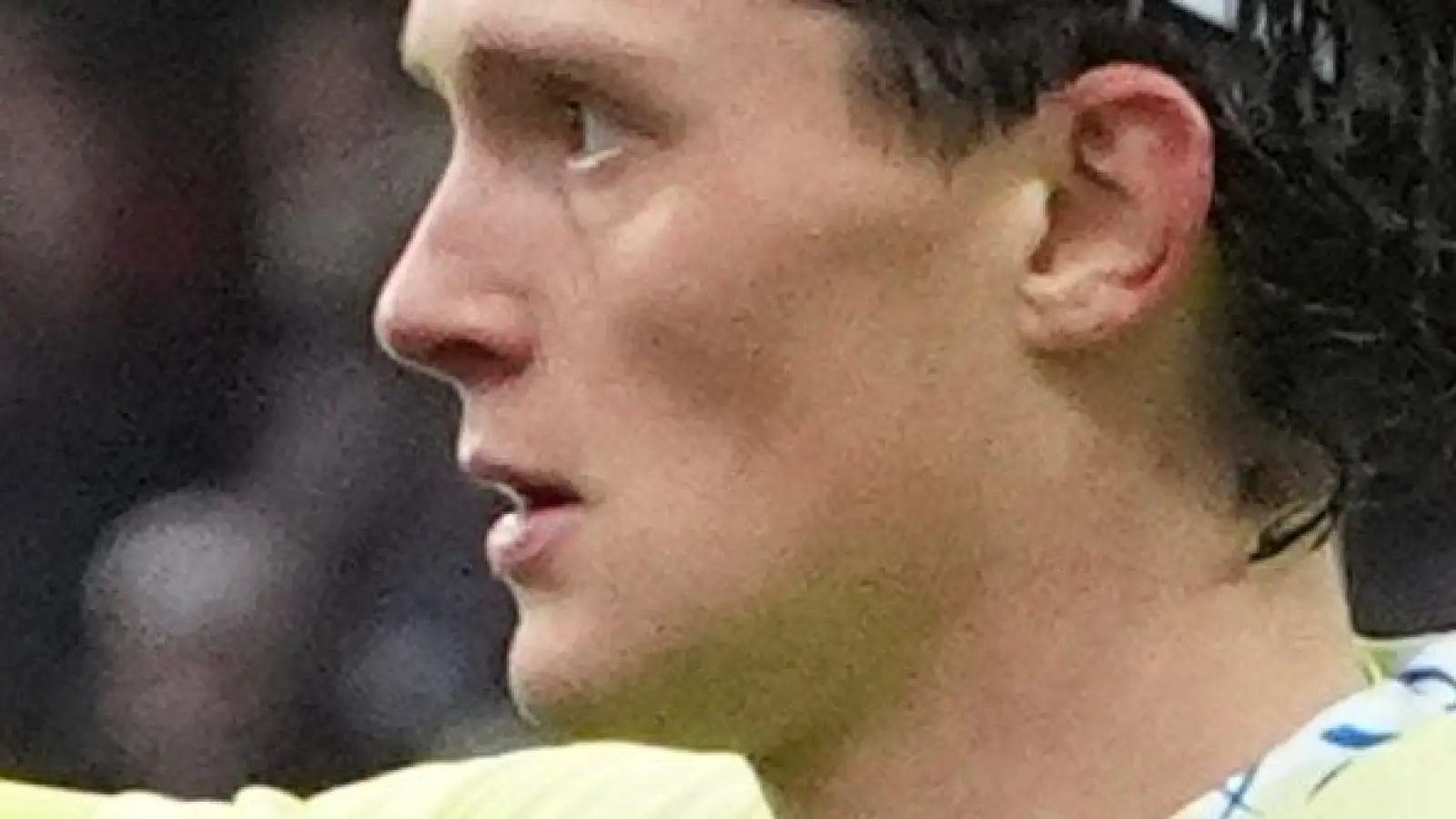 Sieg zum Geburtstag: Fabian Reese beschenkt sich mit dem nächsten Dreier.  (Foto: Marcus Brandt/dpa)