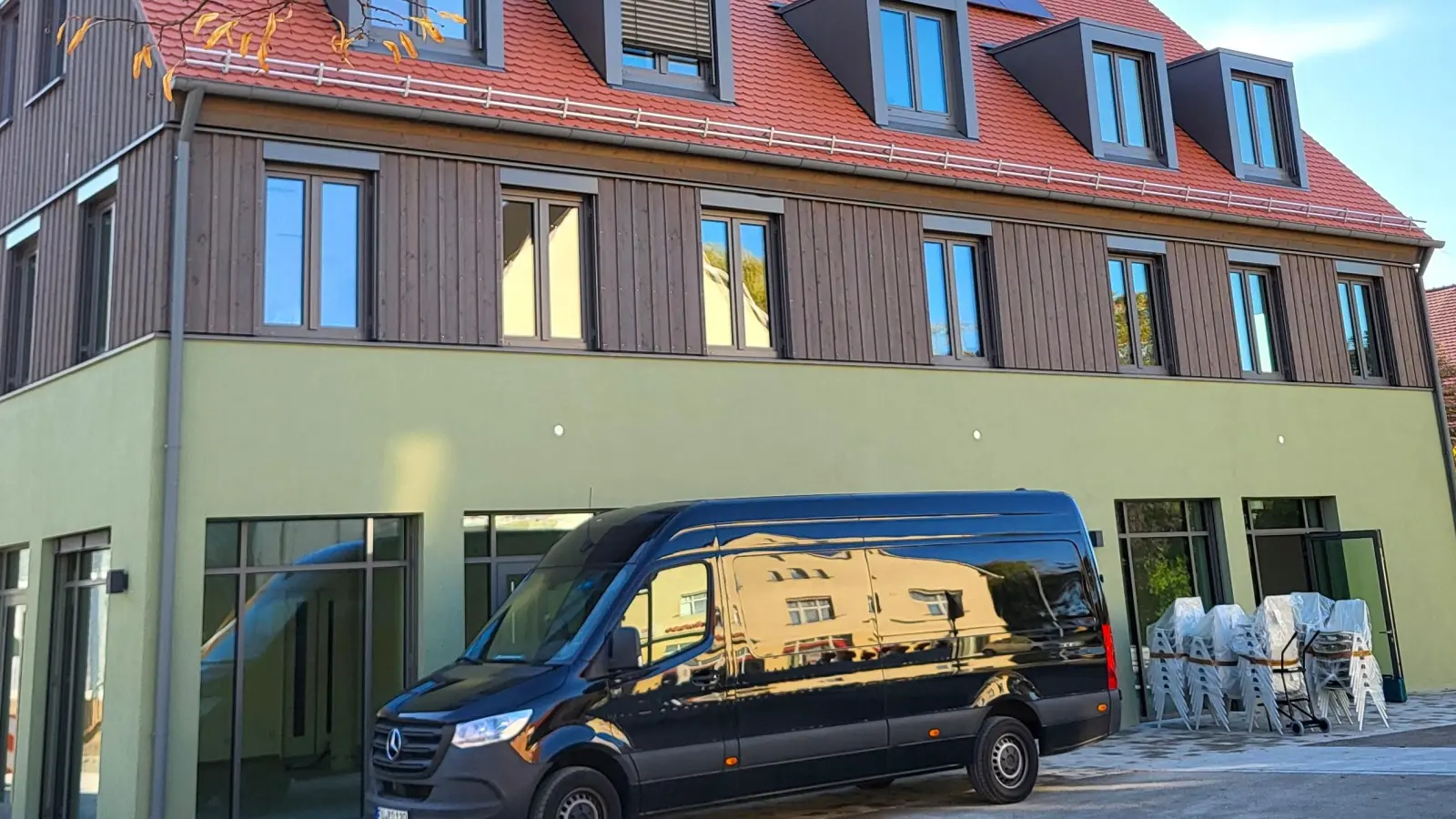 Die Freude über das gelungene und wichtige Projekt ist groß in Burgoberbach. (Foto: Gemeinde Burgoberbach)