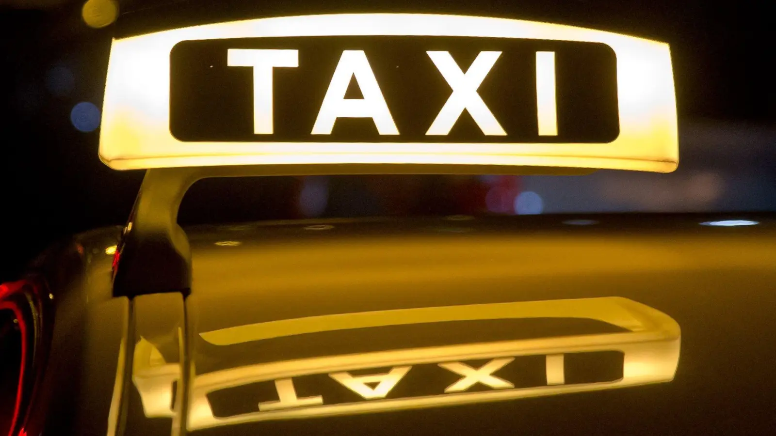 Ohne zu bezahlen: Zwei Frauen versuchten nach einer Taxifahrt von Nürnberg nach Rothenburg zu flüchten. (Foto: Daniel Karmann/dpa)
