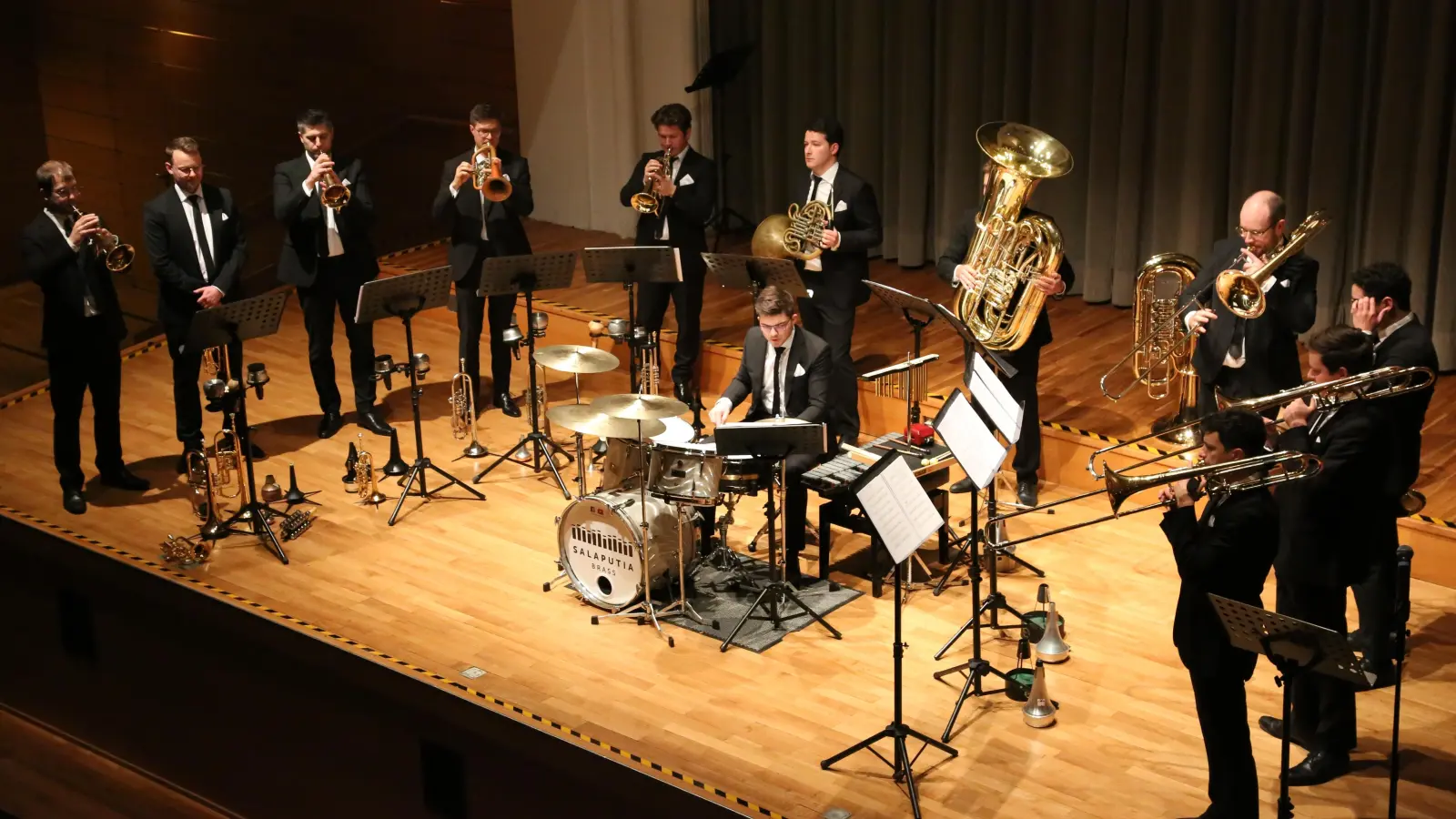 Brachte Weihnachtshits zum Swingen: das Blechbläser-Ensemble Salaputia Brass. (Foto: Martina Kramer)