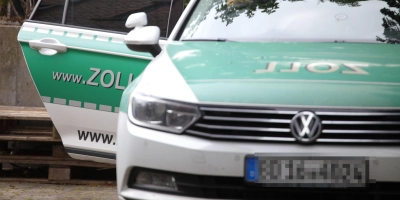 Am 9. Juli durchsuchte der Zoll mehrere Objekte in der Region. Jetzt hat die Staatsanwaltschaft Ansbach die erste Anklage erhoben.  (Foto: NEWS5 / Markus Zahn)