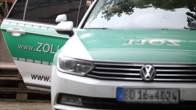Am 9. Juli durchsuchte der Zoll mehrere Objekte in der Region. Jetzt hat die Staatsanwaltschaft Ansbach die erste Anklage erhoben.  (Foto: NEWS5 / Markus Zahn)