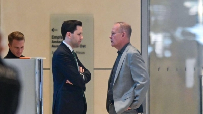 Johannes Winkel und Matthias Miersch sind bei der Rente unterschiedlicher Meinung. (Archivbild) (Foto: Sebastian Christoph Gollnow/dpa)