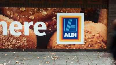 Der Discounter Aldi hat in Großbritannien einen Markanteil von 9,3 Prozent. (Foto: Will Oliver/epa/dpa)