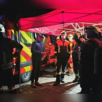 Die Feuerwehr war die ganze Nacht im Einsatz. (Foto: Kilian Pfeiffer/dpa)