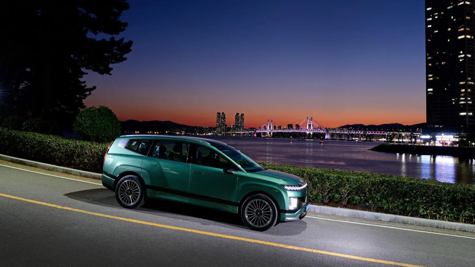 Hat Platz genug: Auf Wunsch montiert Hyundai in der zweiten Reihe sogenannte Captain Chairs mit Liegeposition, elektrischer Beinauflage und Massagefunktion. (Foto: Hyundai/dpa-tmn)