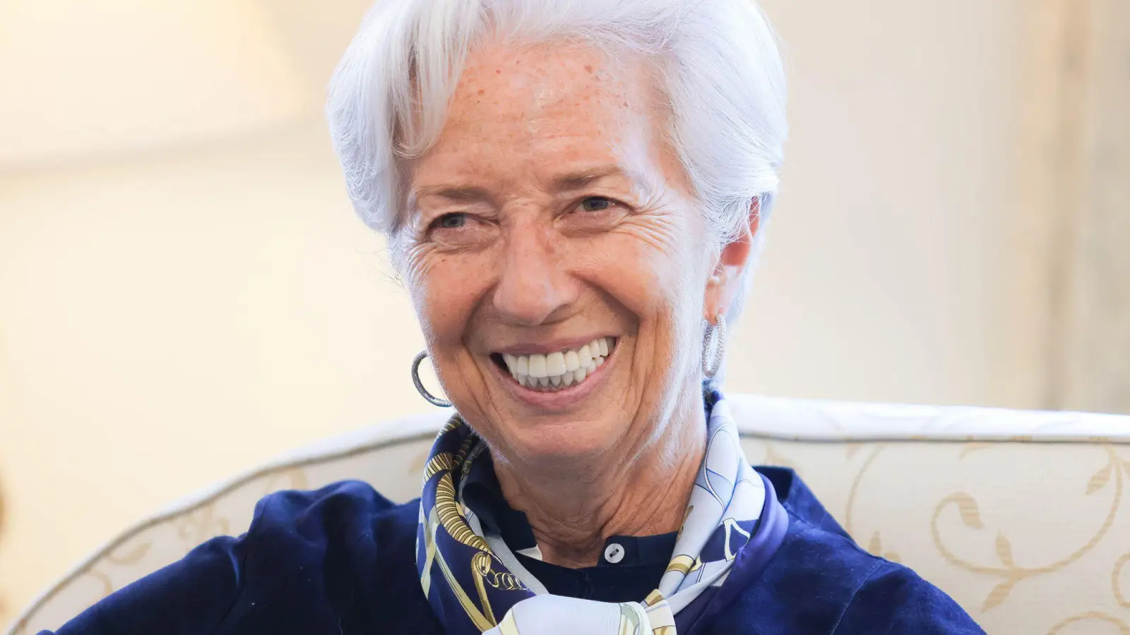 EZB-Präsidentin Christine Lagarde spricht von einer möglichen Anhebung der Zinssätze im Juli. (Foto: Luka Dakskobler/SOPA Images via ZUMA Press Wire/dpa)