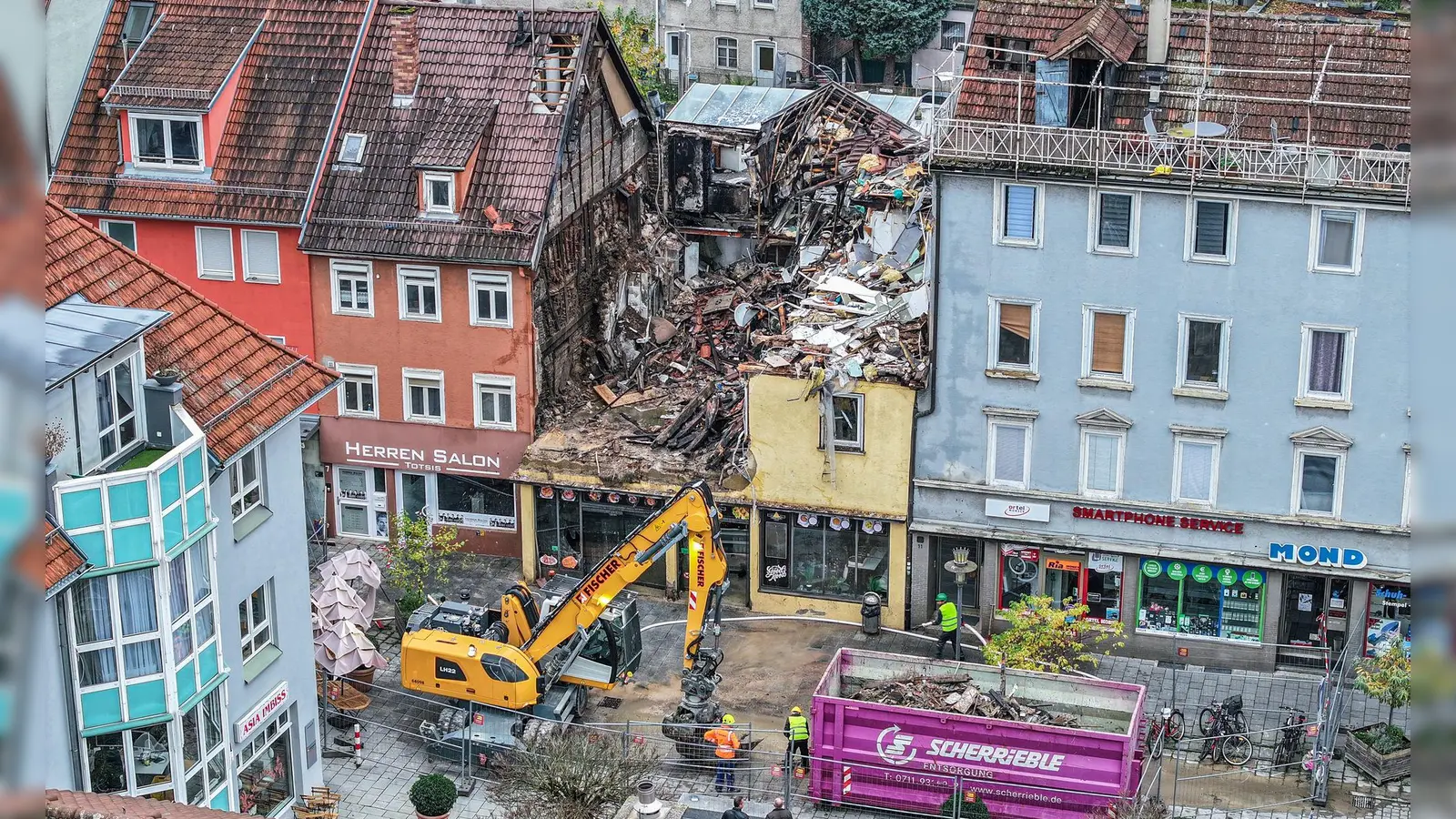 Nach einem Mietstreit soll ein Mann den Sohn seines Vermieters mit einer selbstgebauten Waffe erschossen haben. (Archivbild) (Foto: Jason Tschepljakow/dpa)