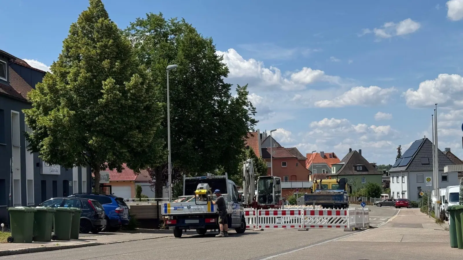 Statt freier Fahrt herrscht am 4. Juli 2025 Baustelle in der Bandelstraße in Ansbach. (Foto: Lara Hausleitner)