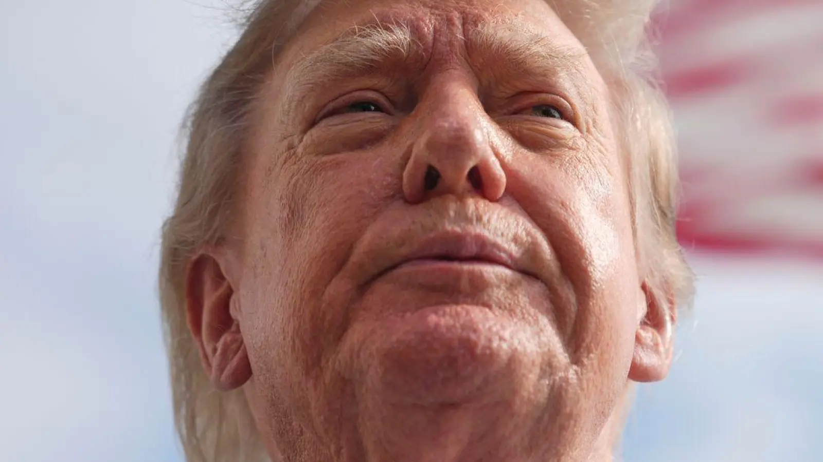 US-Präsident Trump hat neue Zölle gegen Russland vorerst auf Eis gelegt. (Foto: Julia Demaree Nikhinson/AP/dpa)