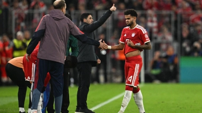 Rein und wieder raus: Luis Díaz. (Foto: Sven Hoppe/dpa)