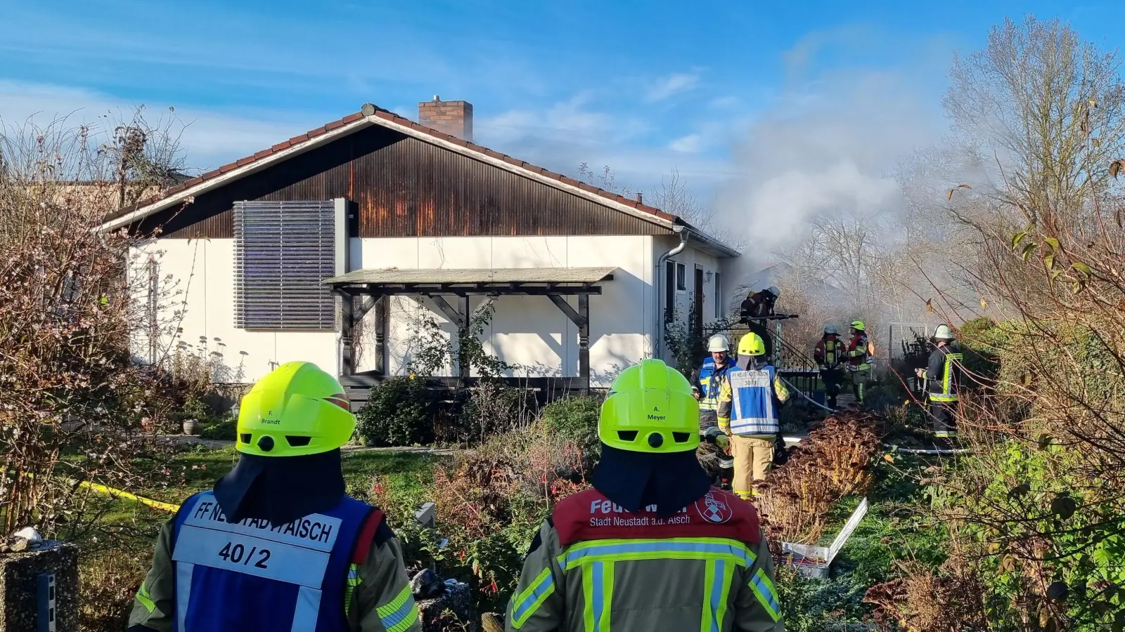 Zu einem Zimmerbrand kam es am Donnerstagmittag in Dietersheim (Landkreis Neustadt/Aisch-Bad Windsheim). (Foto: Rainer Weiskirchen)