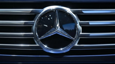 Mercedes möchte mit einem Drohnen-Start-up zusammenarbeiten. (Symbolbild) (Foto: Johannes Neudecker/dpa)
