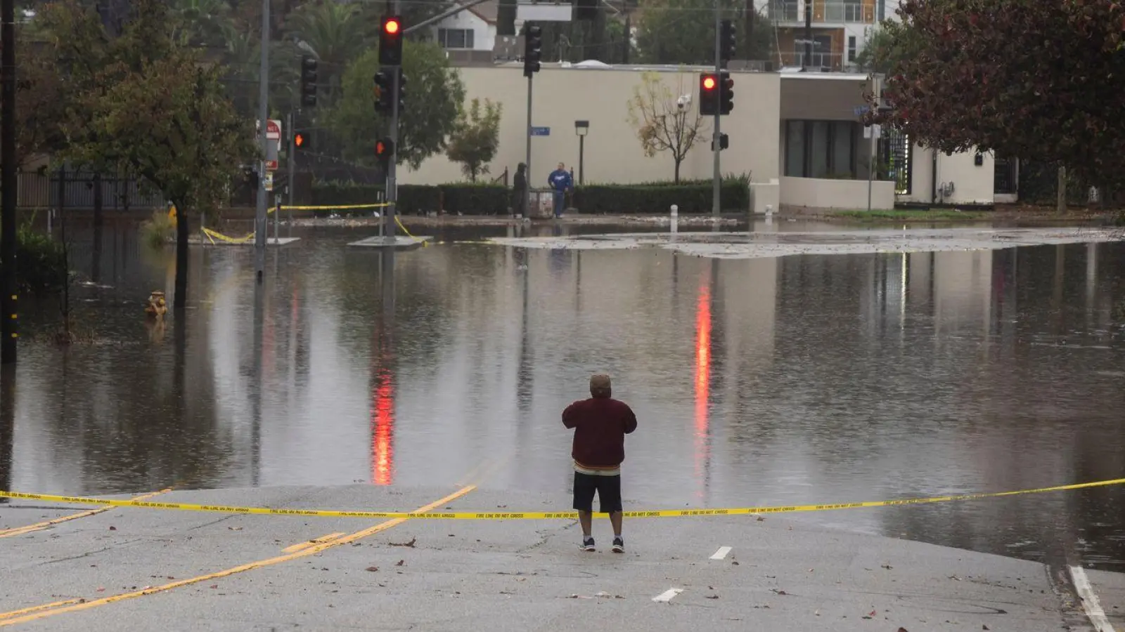 Schwere Unwetter sorgen im Süden Kaliforniens für Überschwemmungen. (Foto: Matthew Hoen/ZUMA Press Wire/dpa)