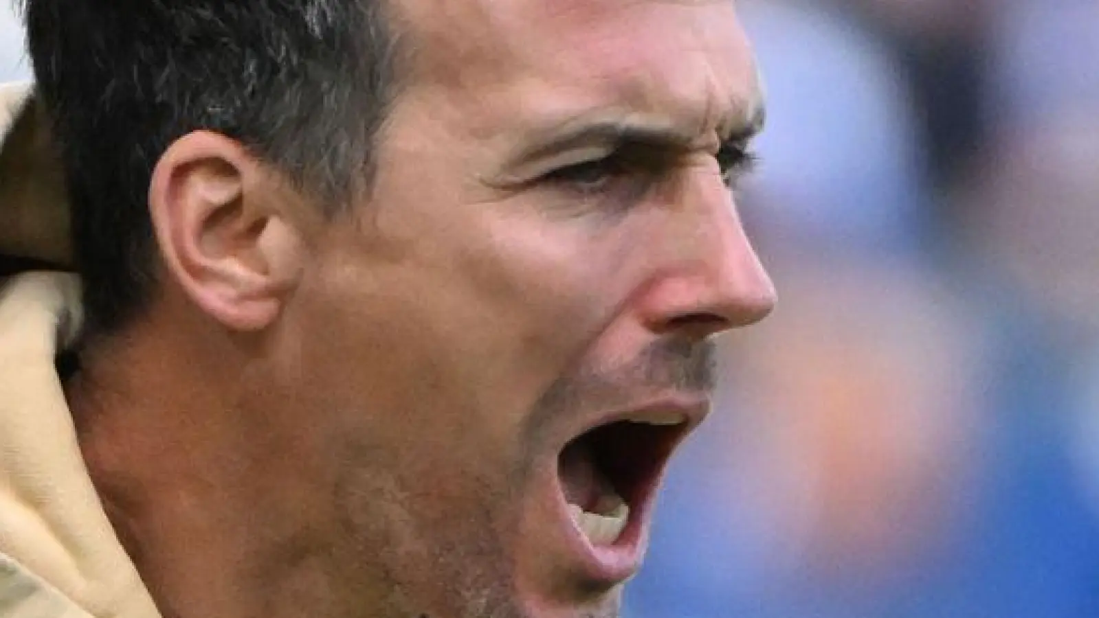 KSC-Trainer Christian Eichner erwartet von seiner Mannschaft eine positive Reaktion in Fürth. (Foto: Uli Deck/dpa)